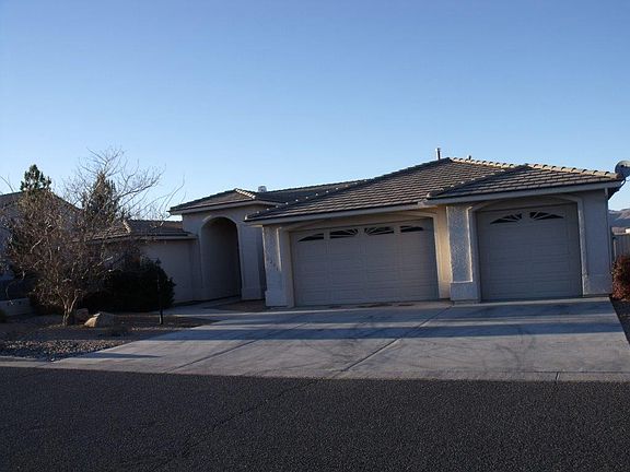 3rd image of 2281 Mesa Dr