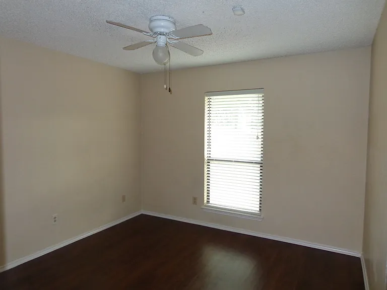 323 Iberis Dr — Photo 15