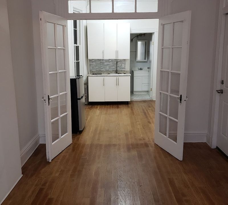 1st image of 102 Bedford Ave APT 1L