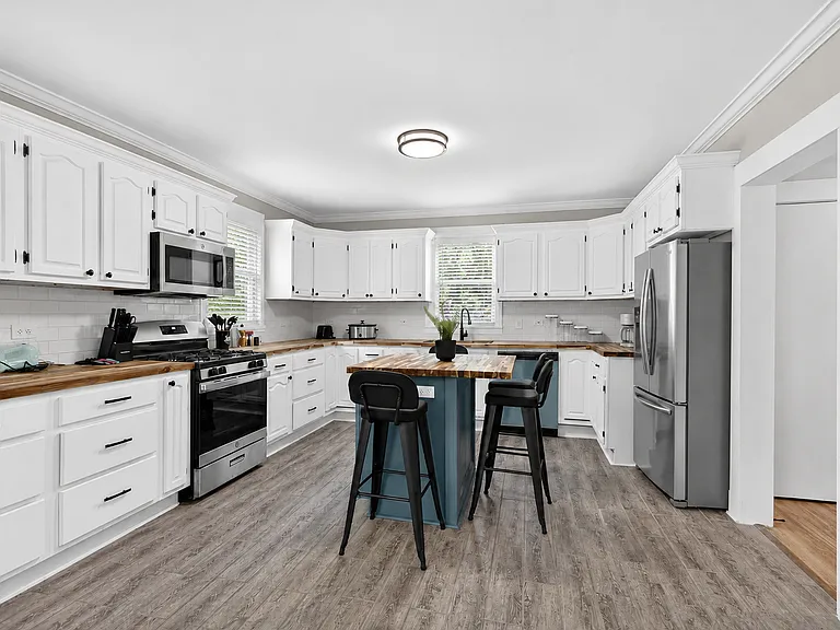 1102 N Church St — Photo 10