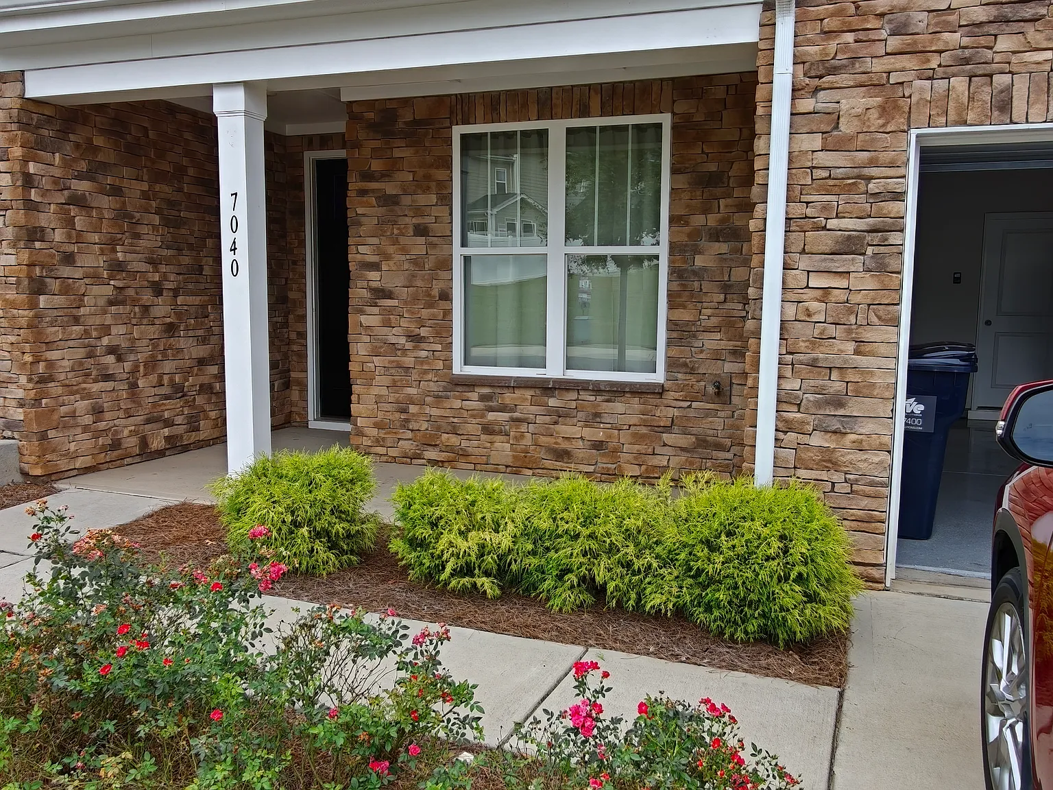 3 bed, 2.5 bath, 2175 sqft, $2,800 — Photo 2