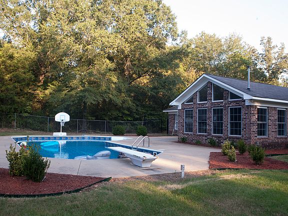 Back yard: sunroom & pool