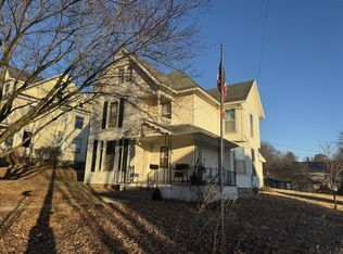 209 Washington St, Mineral Point, WI 53565