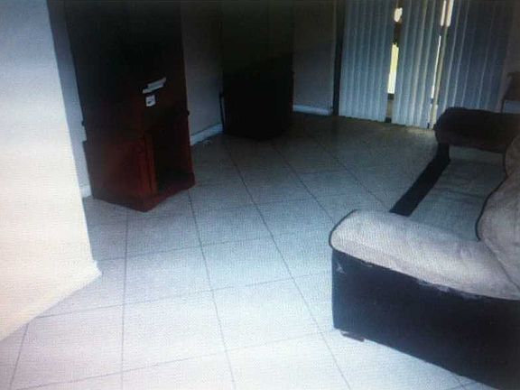 2nd image of 4204 Lakeside Dr