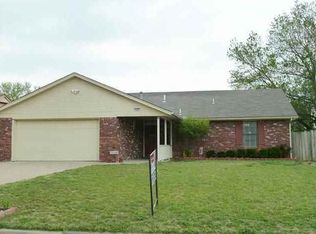 304 Valhalla Dr, Muskogee, OK 74403