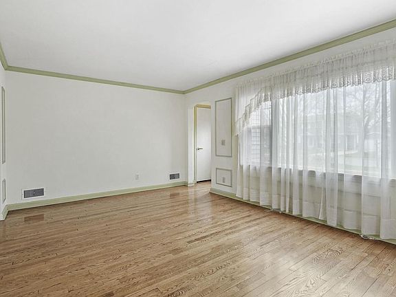 5th image of 4902 Rothman Place