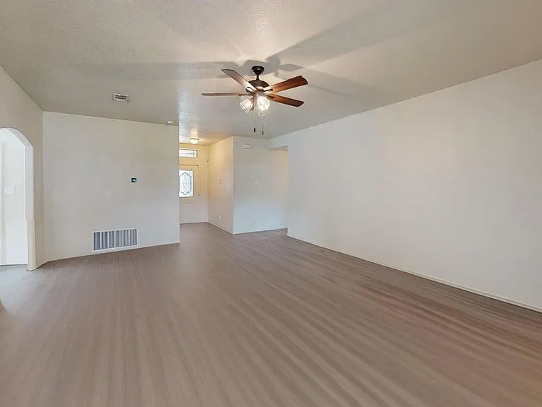 2703 Tara Dr — Photo 36