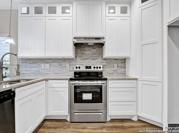 5th image of 1333 Lombrano St