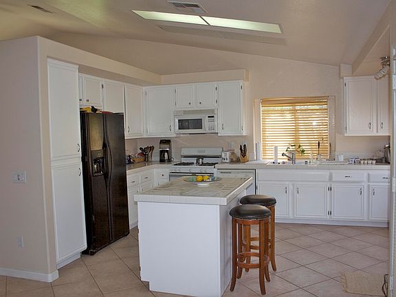 3rd image of 45005 Desert Fox Dr