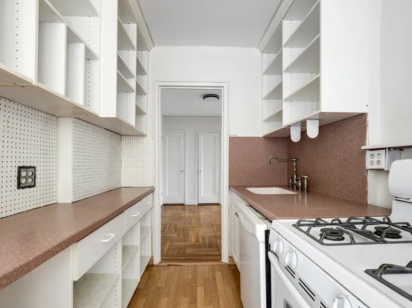 360 Cabrini Boulevard image 9 of 12