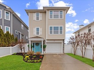 39 E Market St, Long Beach, NY 11561