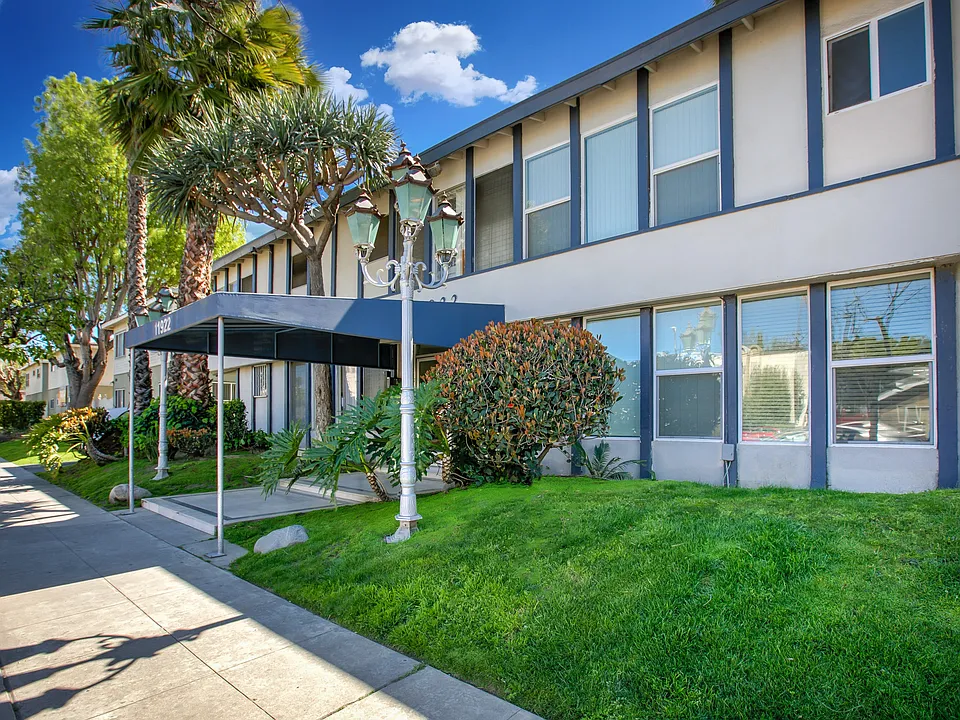 11922 Burbank Blvd, LLC