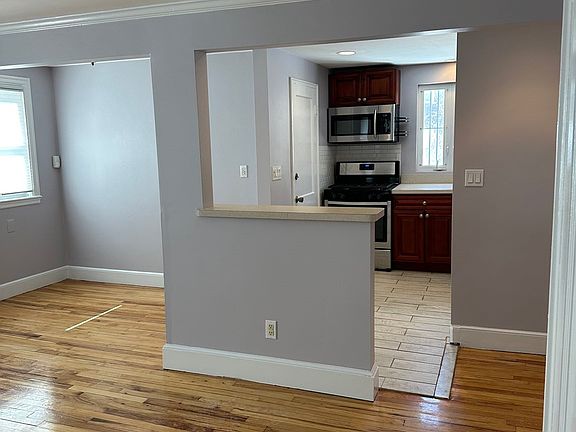 4th image of 33 Paragon Rd
