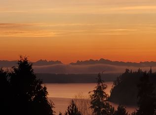 90 Pathfinder Ln, Port Ludlow, WA 98365