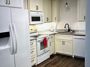 850 Mallery St APT R8, Saint Simons Island, GA 31522
