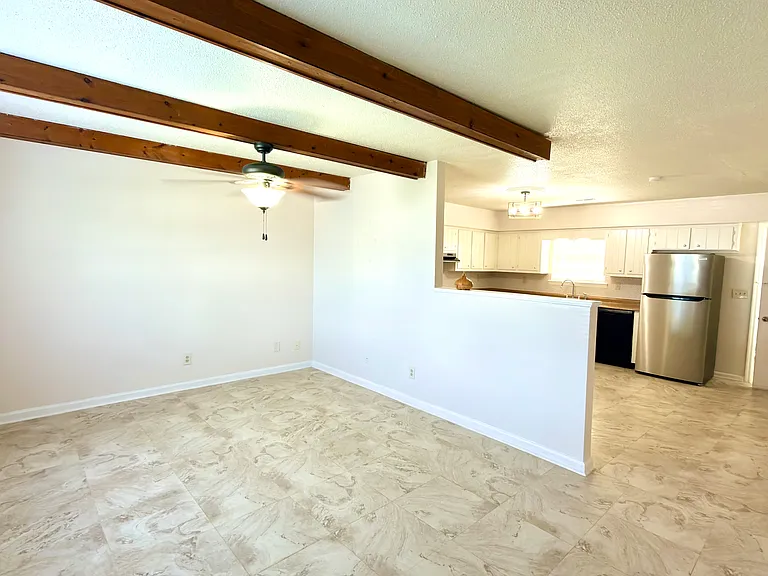 1654 Thrasher Pike — Photo 2