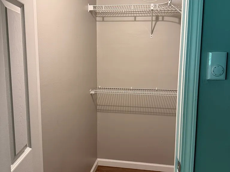 Maplewood Apartments — Photo 10