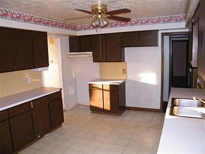 4th image of 2655 Nesbitt Ave