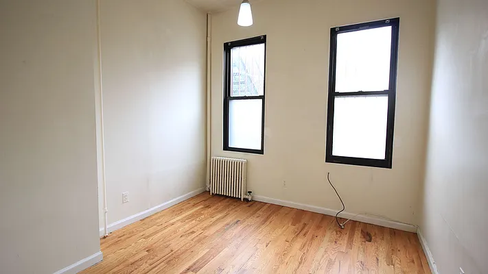 Rented by True Real Estate Group | media 32