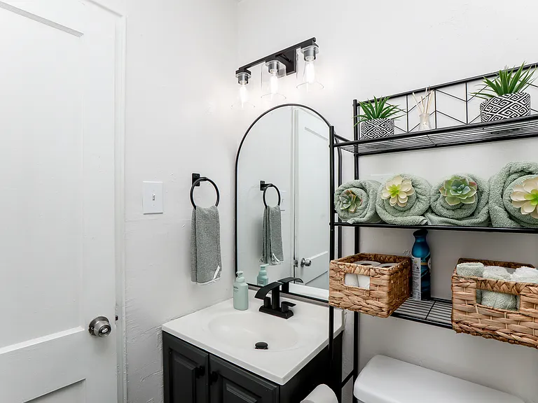1324 Hillside Ave #B — Photo 8