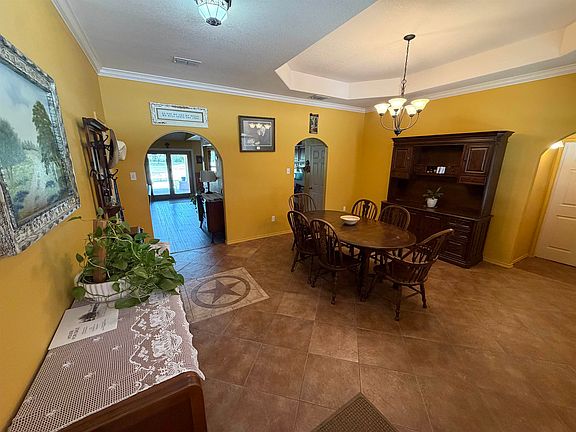 4th image of 869 Fairway Cir