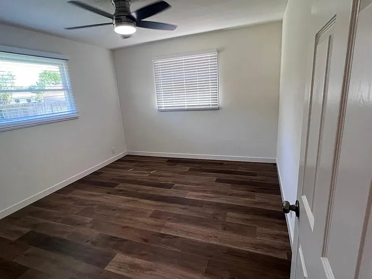 20202 Spruce Ave — Photo 7