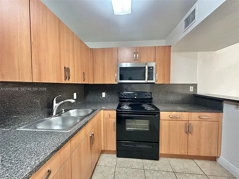15300 SW 106th Ter #506 — Photo 5