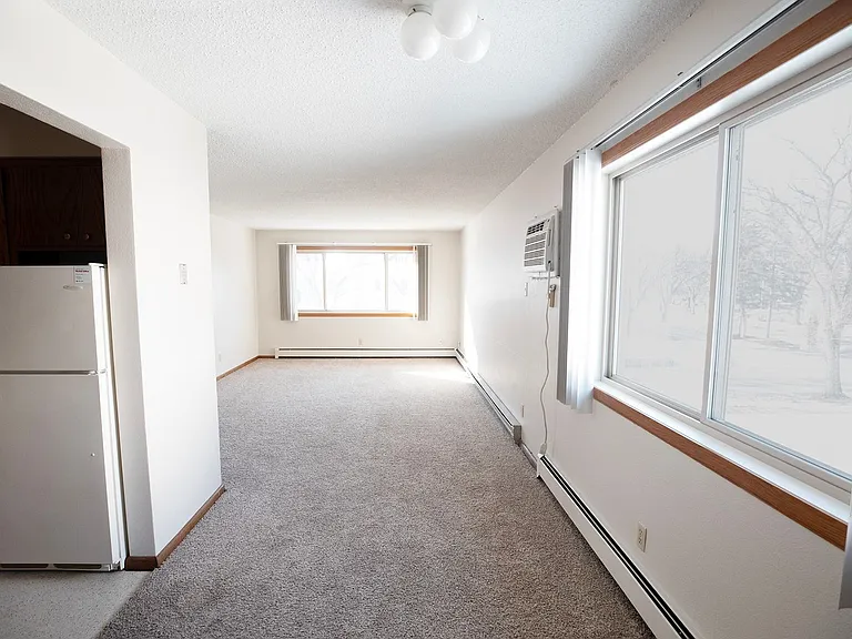 1311 University Dr N — Photo 4