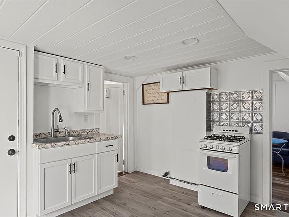 3rd image of 316 Wilson St Fl 3