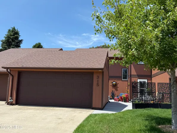 315 Summerwood Dr, Watertown, SD 57201