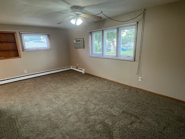 2210 18 1/2 Ave NW #2 — Photo 2