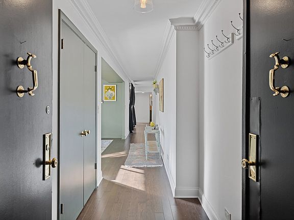 4th image of 1 E Schiller St APT 15D