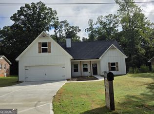 1816 Oak Spring St, Statham, GA 30666