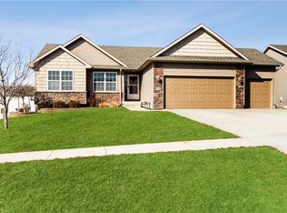 4414 NW 165th St, Clive, IA 50325