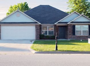 1028 White Oak St, Elkins, AR 72727