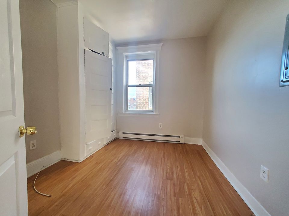 2nd image of 45 Leonard St APT 10