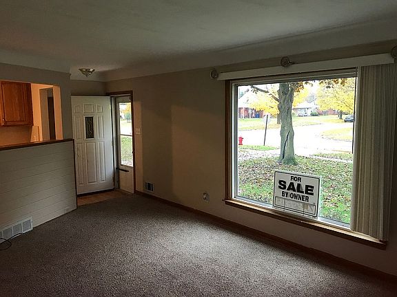 5th image of 700 Parkview Dr