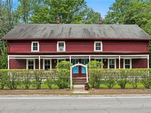 290-292 Church St, Pascoag, RI 02859