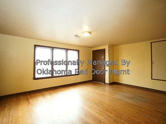 3rd image of 2415 N Harvey Ave APT 11