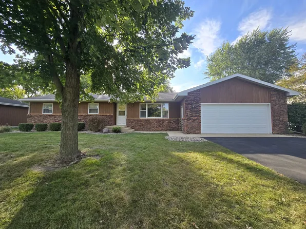 420 N 4th St, Clifton, IL 60927