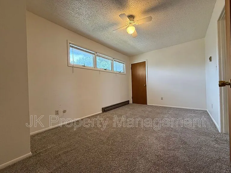 919 1st Ave SW #2 — Photo 23