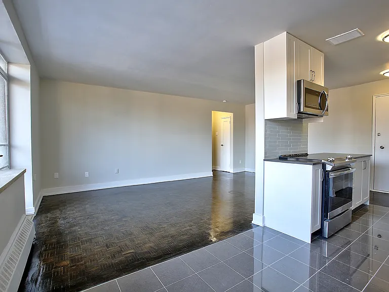 806 Kennedy Rd — Photo 43