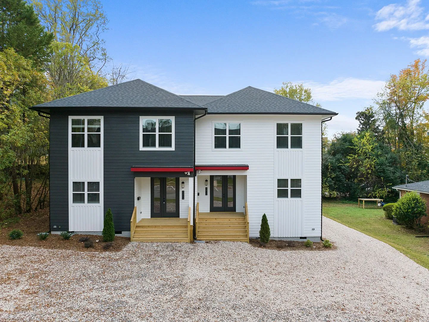 2211 Garden Pl - Convenient 4BR 4BA Duplex — Photo 1