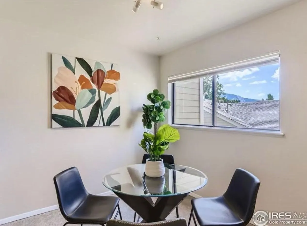 2 bed, 859 sqft, $2,300 — Photo 4