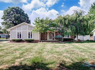 556 Greenfield Dr, Maumee, OH 43537