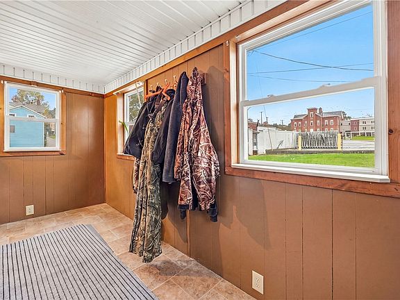 5th image of 18 Virginia Way