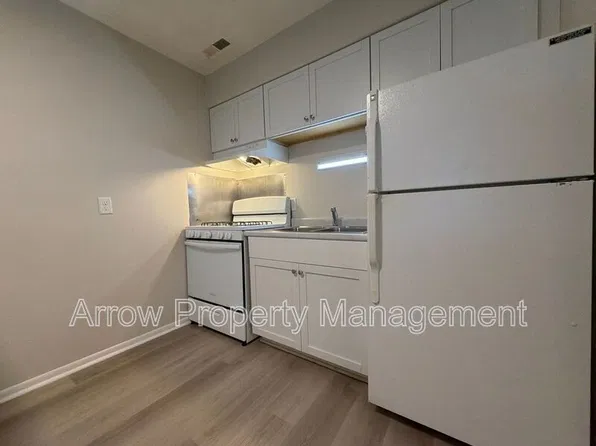 5703 S 14th St APT 8, Omaha, NE 68107