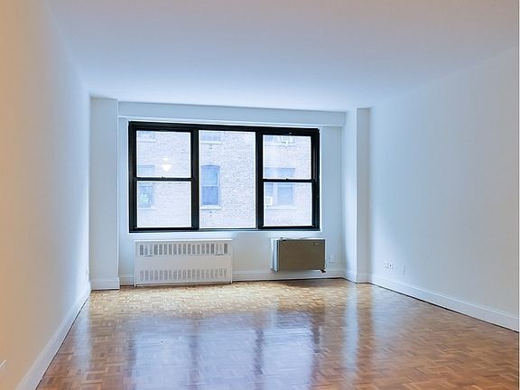 4th image of 540 Saint Johns Pl #A