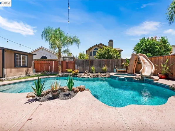 1420 Divine Ln, Tracy, CA 95376