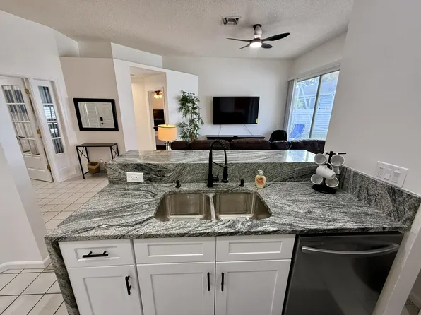 1049 Mourning Dove Ln, Wellington, FL 33414